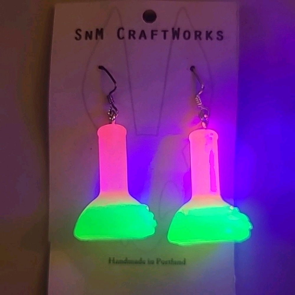 SNM‎ Craftworks Portland Glow Blacklight Earrings Neon Green Pink NWT Handmade